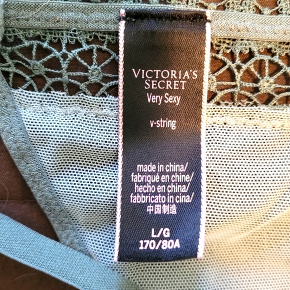 Victoria’s Secret Large V-Strings - Picture 6 of 9
